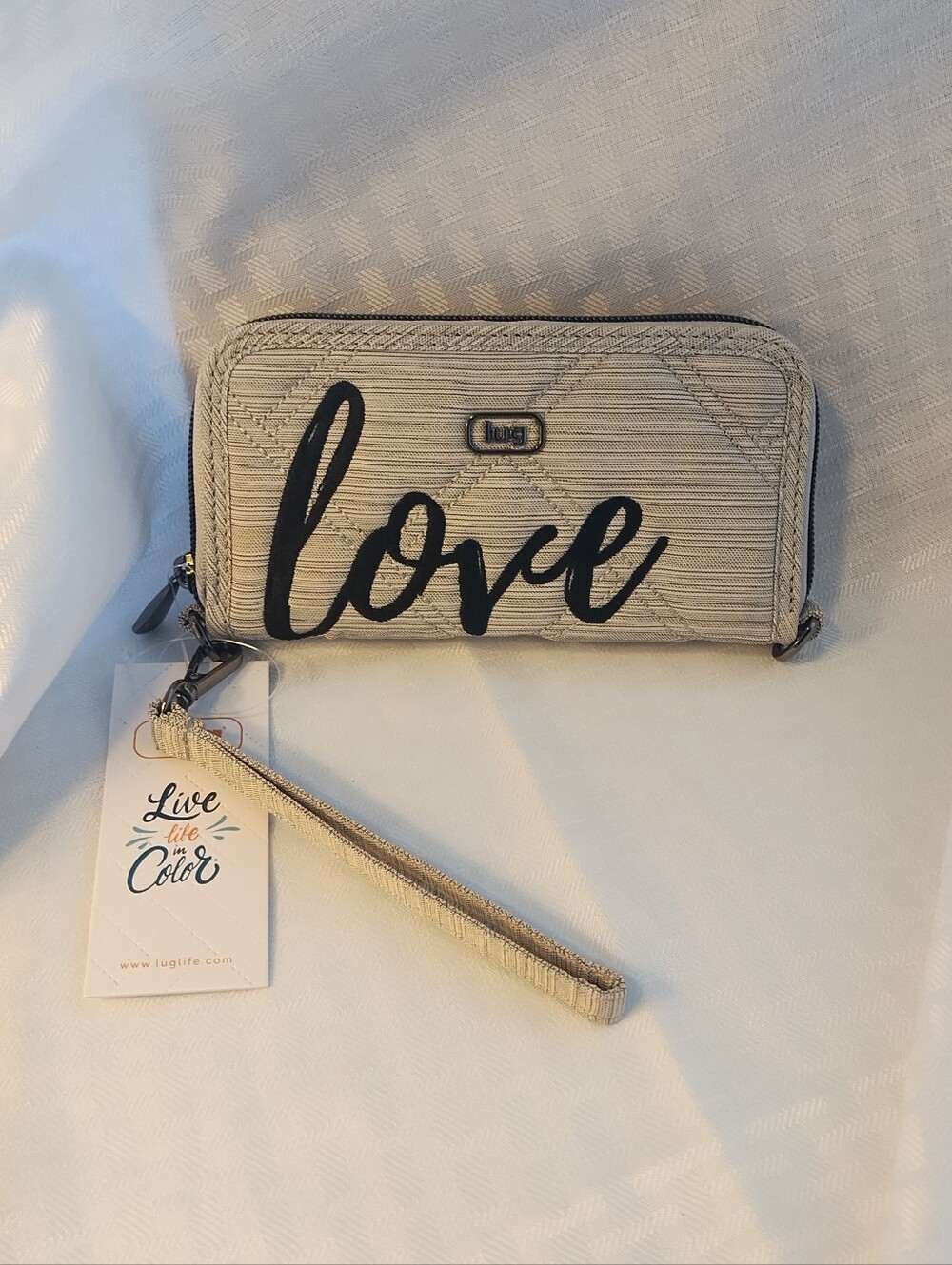 NWT LUG WHIRLY LOVE RFID WRISTLET WALLET BRUSHED SILVER